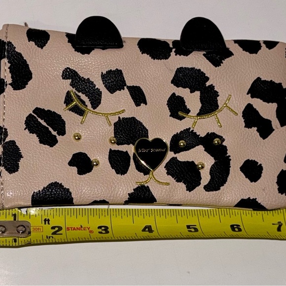 Betsey Johnson Cheetah Print Phone wristlet - Picture 3 of 5